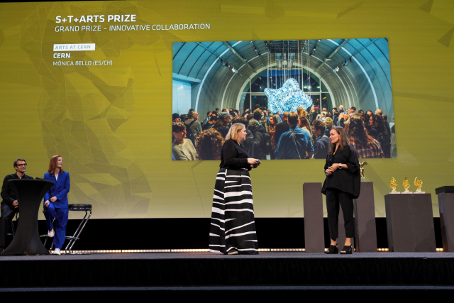 Mónica Bello receives Arts at CERN's S+T+ARTS Grand Prize for Innovative Collaboration, Ars Electronica Festival, Linz, 2024. Photo: Noemí Carabán/CERN