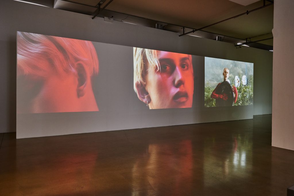 Dorota Gawęda and Eglė Kulbokaitė, Mouthless Part II, 2021. Installation view at Oh, make your fingernails into spades/ Your palms into shovels, Kunstraum Niederoeaterreich, Vienna.